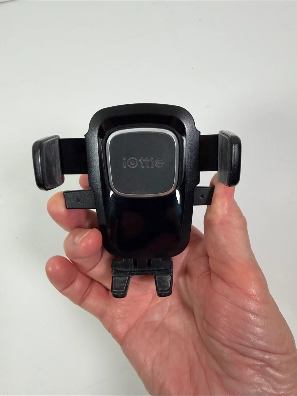 iOttie Universal Car Mount Holder Adjustable Smartphone Dash Windshield Phone